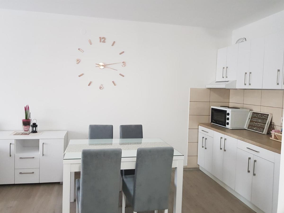 Apartment Gea 18 Novi Sad Exterior foto
